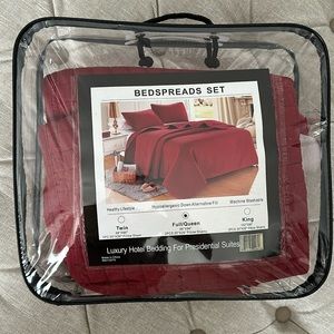 Full/Queen Quilt Set with 2 Standard Shams